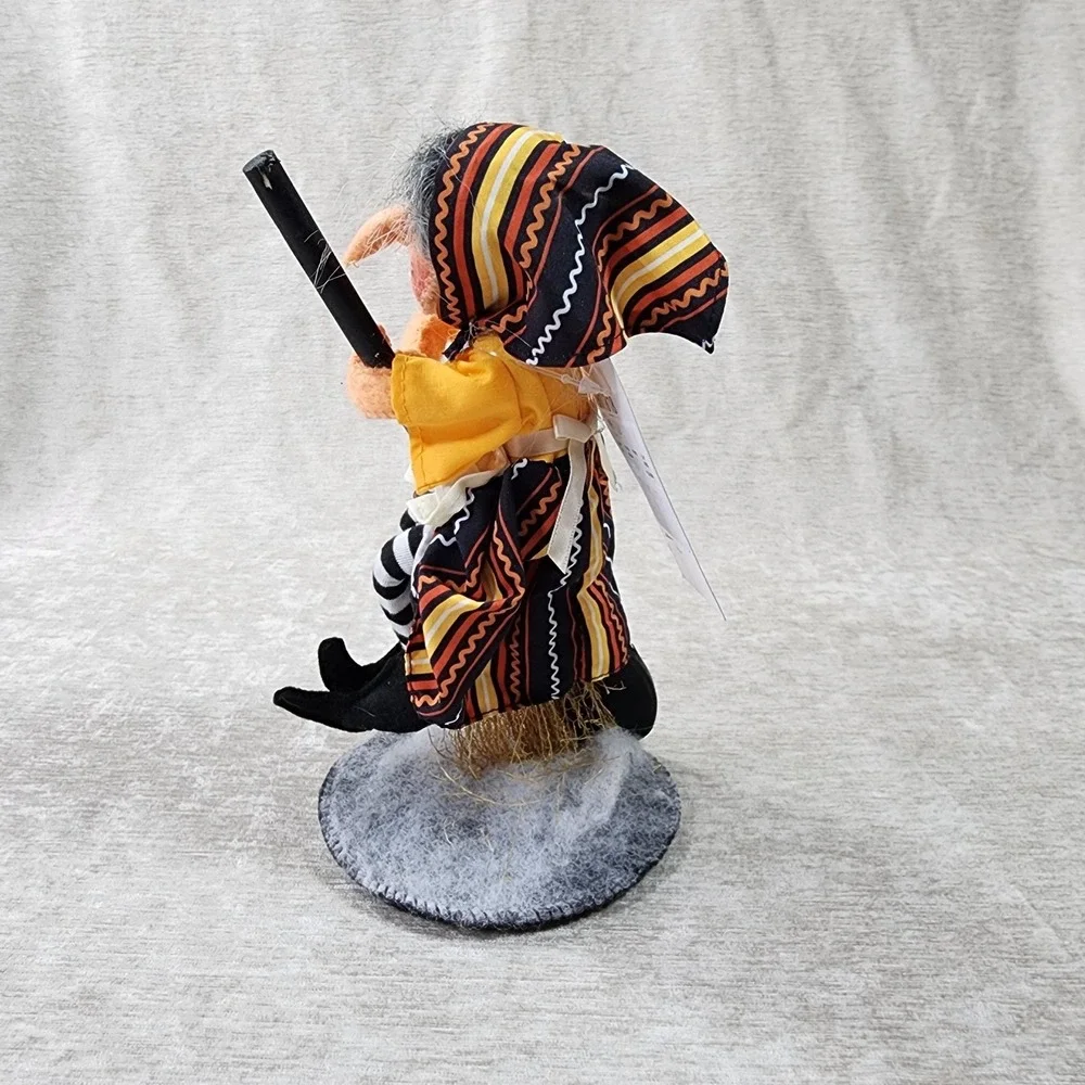 Annalee Witch Doll Fall Halloween Decor Flying on Broom Collectible Decor 2018